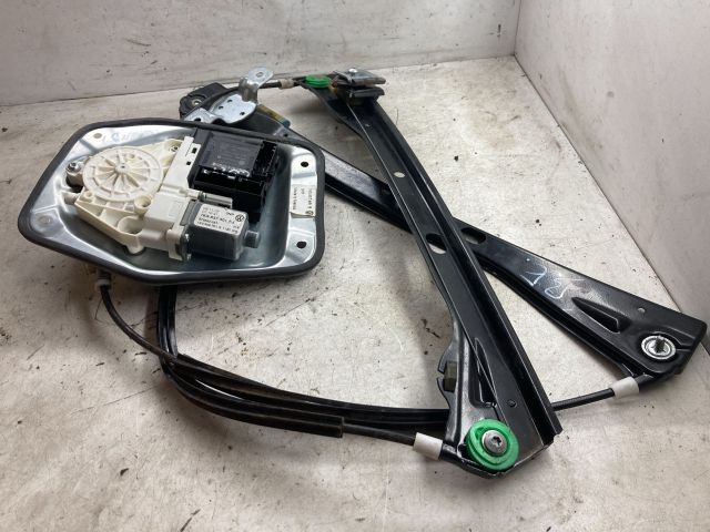 bontott VW GOLF V Bal első Ablakemelő Szerkezet (Elektromos)