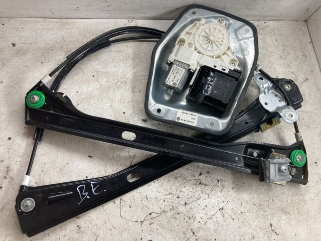 bontott VW GOLF V Bal első Ablakemelő Szerkezet (Elektromos)