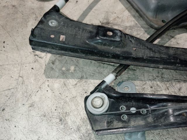 bontott VW GOLF V Bal első Ablakemelő Szerkezet (Mechanikus)