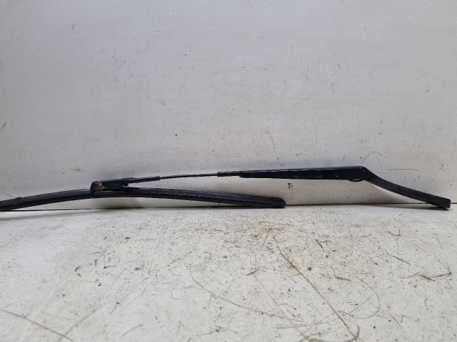 bontott VW GOLF V Bal első Ablaktörlő Kar