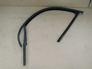 bontott VW GOLF V Bal első Ablakvezető Gumi