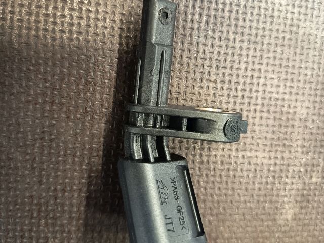 bontott VW GOLF V Bal első ABS Jeladó