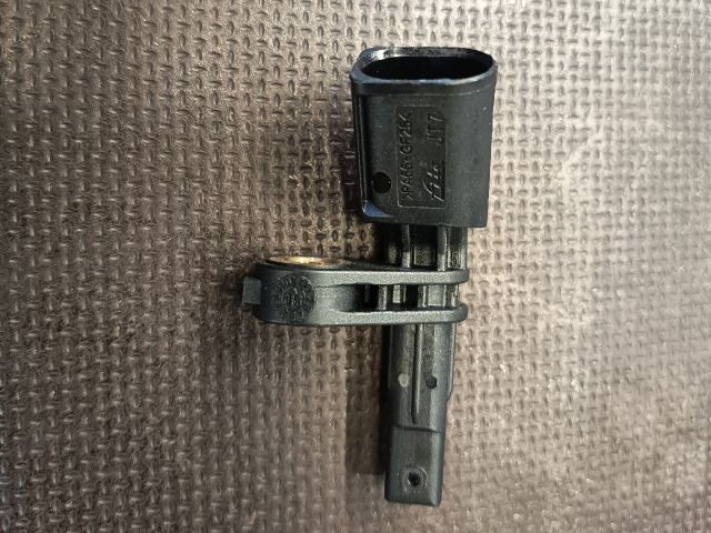 bontott VW GOLF V Bal első ABS Jeladó