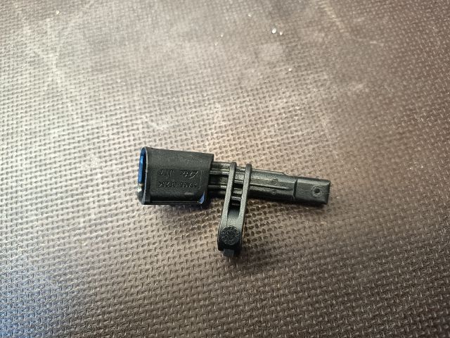 bontott VW GOLF V Bal első ABS Jeladó