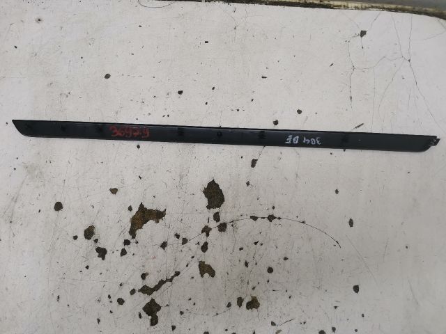 bontott VW GOLF V Bal első Ajtó Kárpit Díszléc