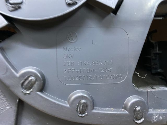 bontott VW GOLF V Bal első Ajtó Kárpit