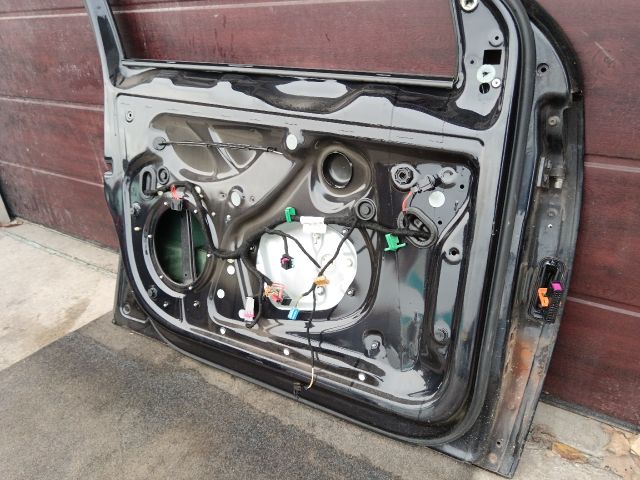 bontott VW GOLF V Bal első Ajtó (Részeivel)