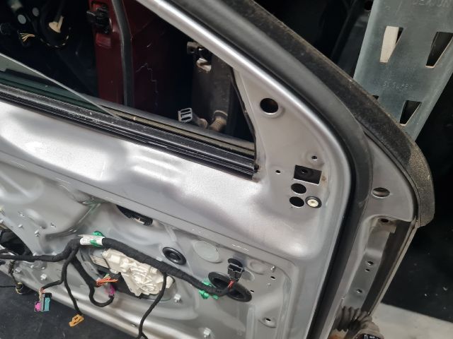 bontott VW GOLF V Bal első Ajtó (Részeivel)