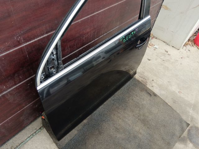 bontott VW GOLF V Bal első Ajtó (Részeivel)