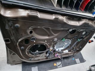 bontott VW GOLF V Bal első Ajtó (Üres lemez)