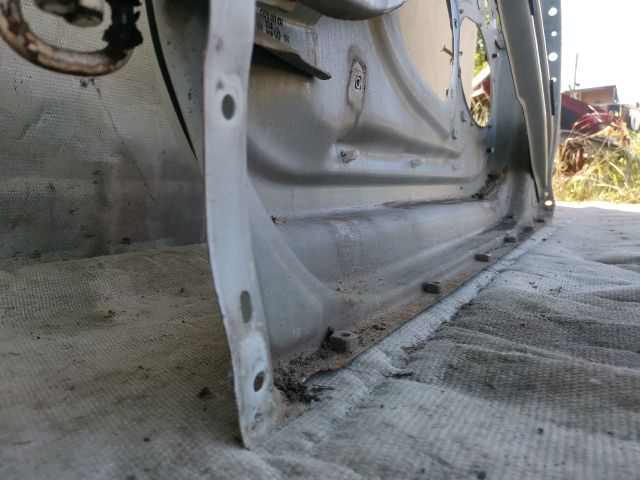 bontott VW GOLF V Bal első Ajtó (Üres lemez)