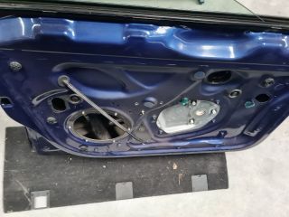 bontott VW GOLF V Bal első Ajtó (Üres lemez)