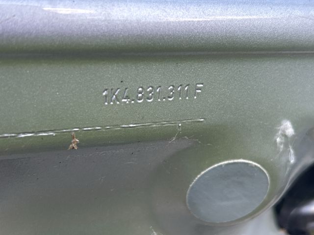 bontott VW GOLF V Bal első Ajtó (Üres lemez)