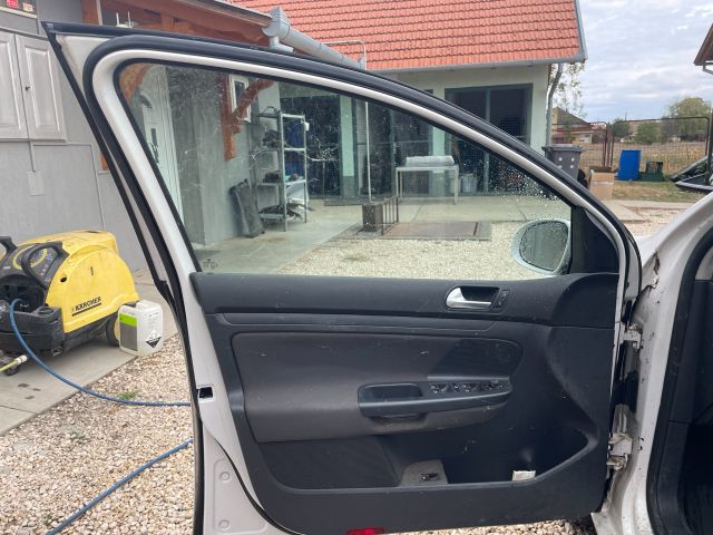 bontott VW GOLF V Bal első Ajtó (Üres lemez)