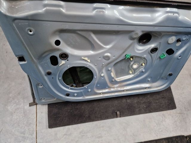 bontott VW GOLF V Bal első Ajtó (Üres lemez)