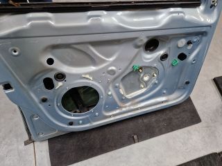 bontott VW GOLF V Bal első Ajtó (Üres lemez)