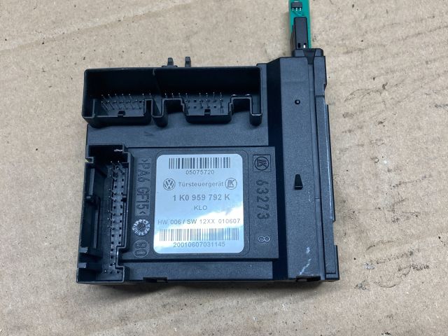 bontott VW GOLF V Bal első Ajtó Vezérlőegység