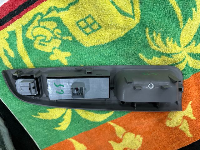 bontott VW GOLF V Bal első Ajtóbehúzó