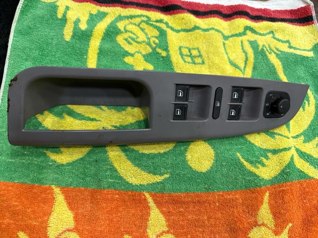 bontott VW GOLF V Bal első Ajtóbehúzó