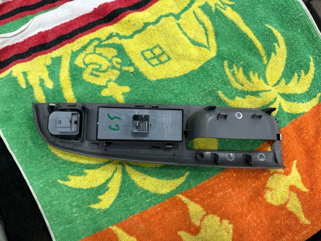 bontott VW GOLF V Bal első Ajtóbehúzó