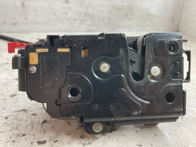 bontott VW GOLF V Bal első Ajtózár