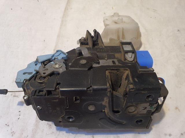 bontott VW GOLF V Bal első Ajtózár