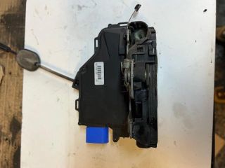 bontott VW GOLF V Bal első Ajtózár