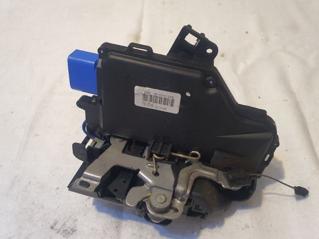 bontott VW GOLF V Bal első Ajtózár