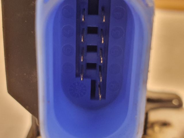 bontott VW GOLF V Bal első Ajtózár