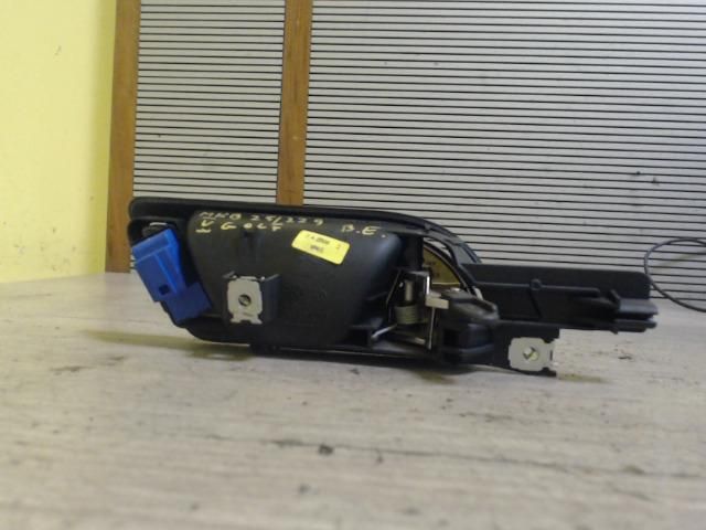 bontott VW GOLF V Bal első Belső Kilincs