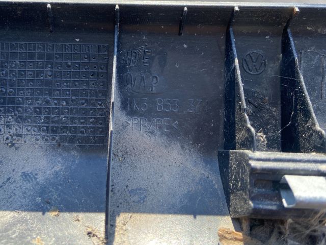 bontott VW GOLF V Bal első Belső Küszöb Burkolat