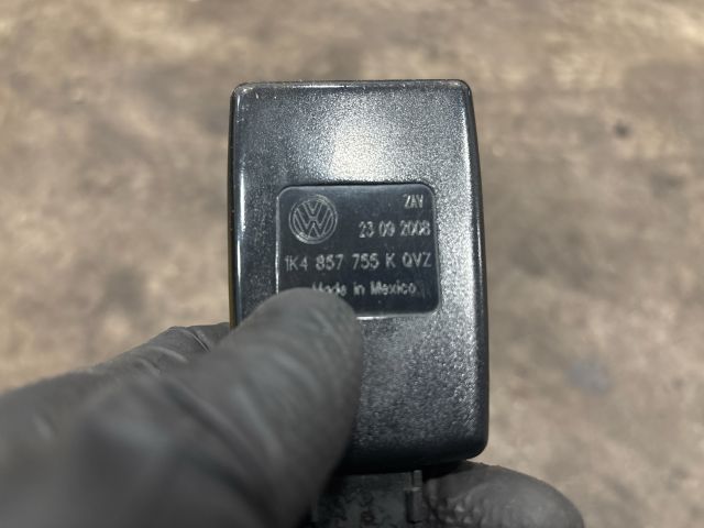 bontott VW GOLF V Bal első Biztonsági Öv Csat