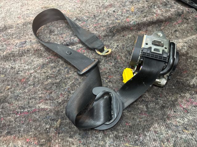 bontott VW GOLF V Bal első Biztonsági Öv