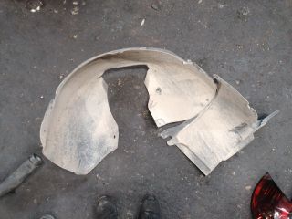 bontott VW GOLF V Bal első Dobbetét (Kerékjárati, Műanyag)