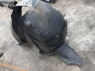 bontott VW GOLF V Bal első Dobbetét (Kerékjárati, Műanyag)