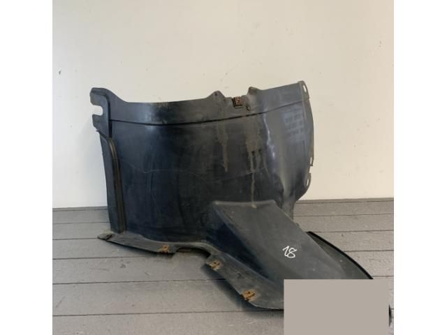 bontott VW GOLF V Bal első Dobbetét (Kerékjárati, Műanyag)