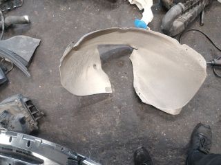 bontott VW GOLF V Bal első Dobbetét (Kerékjárati, Műanyag)