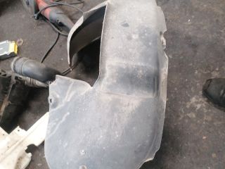 bontott VW GOLF V Bal első Dobbetét (Kerékjárati, Műanyag)