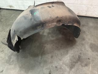 bontott VW GOLF V Bal első Első Dobbetét (Kerékjárati, Műanyag)