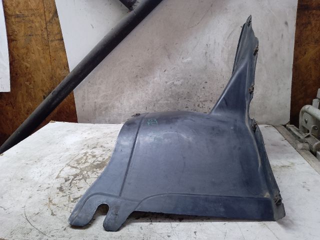 bontott VW GOLF V Bal első Első Dobbetét (Kerékjárati, Műanyag)