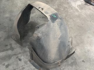 bontott VW GOLF V Bal első Első Dobbetét (Kerékjárati, Műanyag)