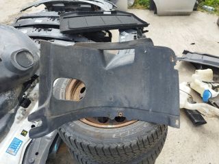 bontott VW GOLF V Bal első Első Dobbetét (Kerékjárati, Műanyag)