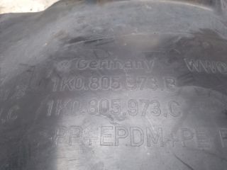 bontott VW GOLF V Bal első Első Dobbetét (Kerékjárati, Műanyag)