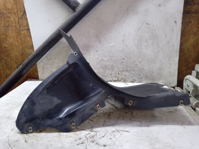 bontott VW GOLF V Bal első Első Dobbetét (Kerékjárati, Műanyag)