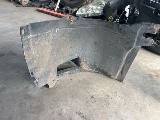 bontott VW GOLF V Bal első Első Dobbetét (Kerékjárati, Műanyag)