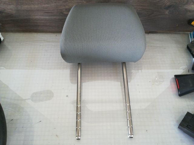 bontott VW GOLF V Bal első Fejtámla