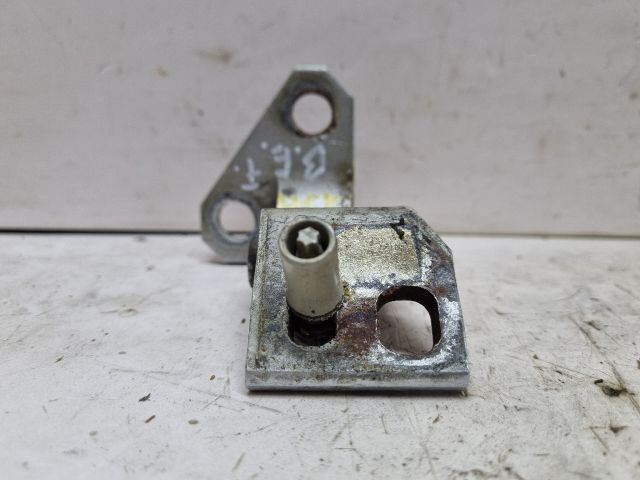 bontott VW GOLF V Bal első Felső Zsanér