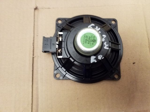 bontott VW GOLF V Bal első Hangszóró