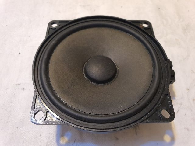 bontott VW GOLF V Bal első Hangszóró
