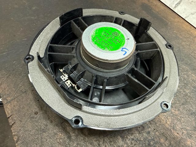 bontott VW GOLF V Bal első Hangszóró